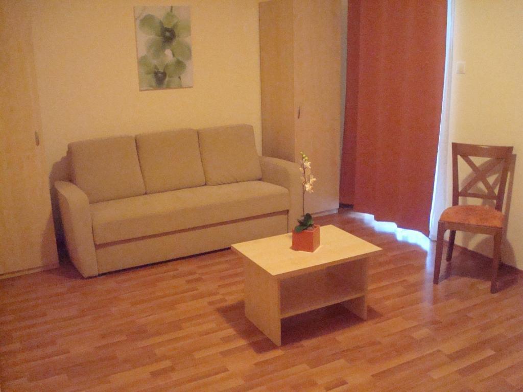 Carpe Diem Apartment Hajduszoboszlo Room photo